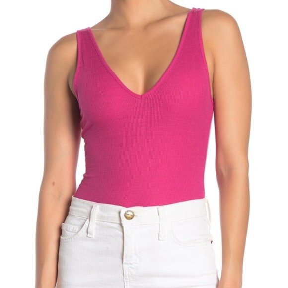 Abound Tops - NWOT Abound Ribbed V-Neck Pink  Bodysuit Small